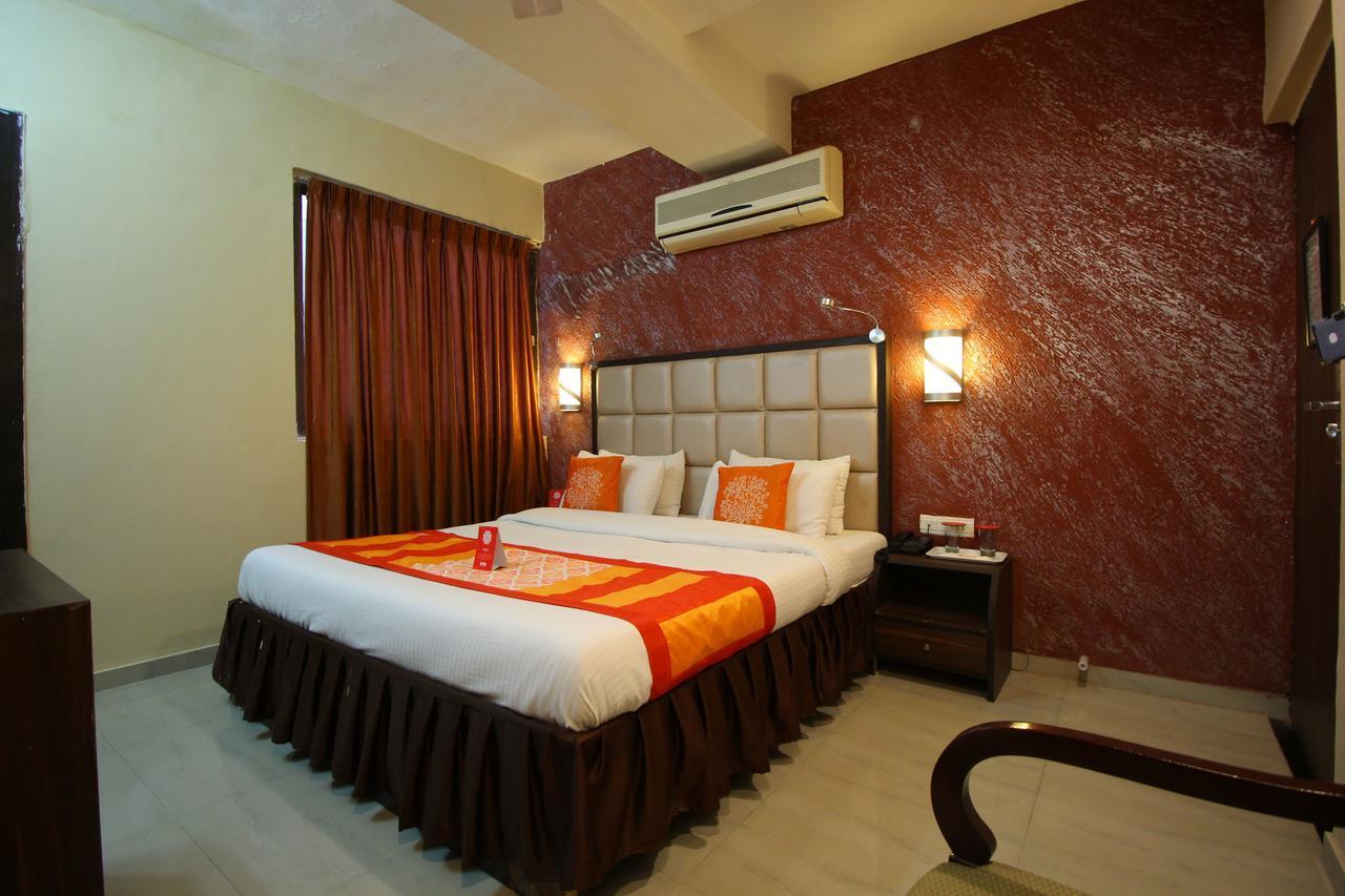 Oyo 8786 Hotel Maan Residency Ahmedabad Exterior foto