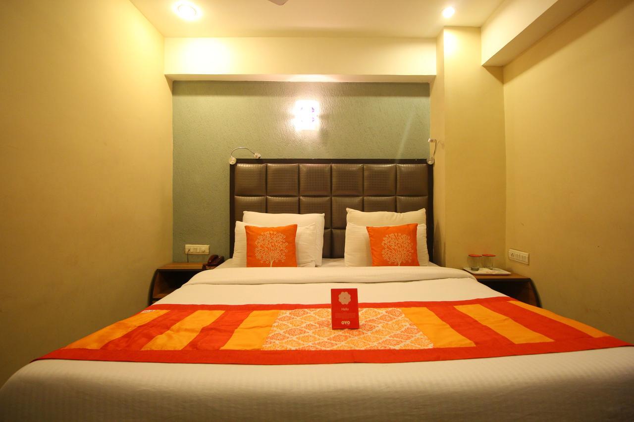 Oyo 8786 Hotel Maan Residency Ahmedabad Exterior foto