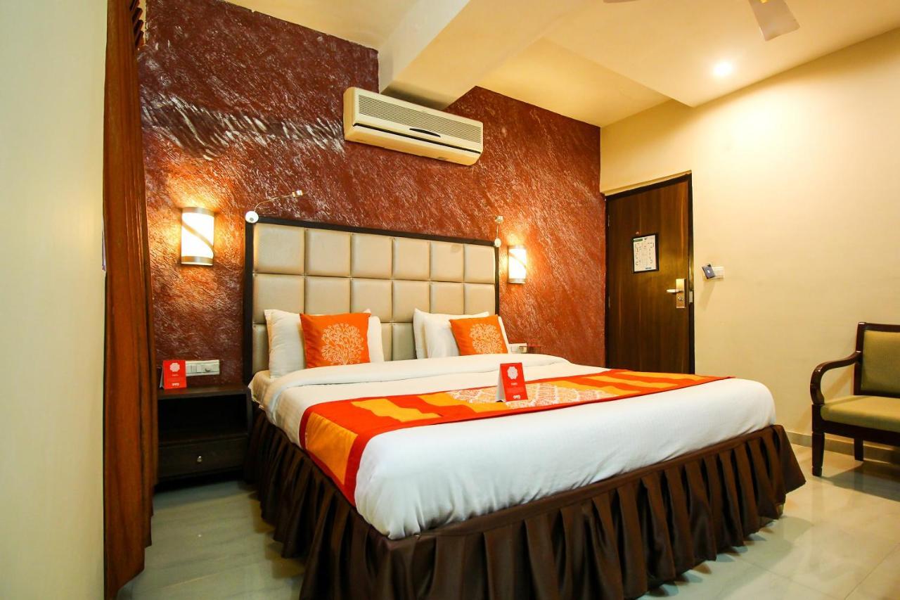 Oyo 8786 Hotel Maan Residency Ahmedabad Exterior foto